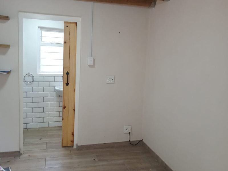 Hilton - 1 Bedroom Cottage to Rent - Photo 10