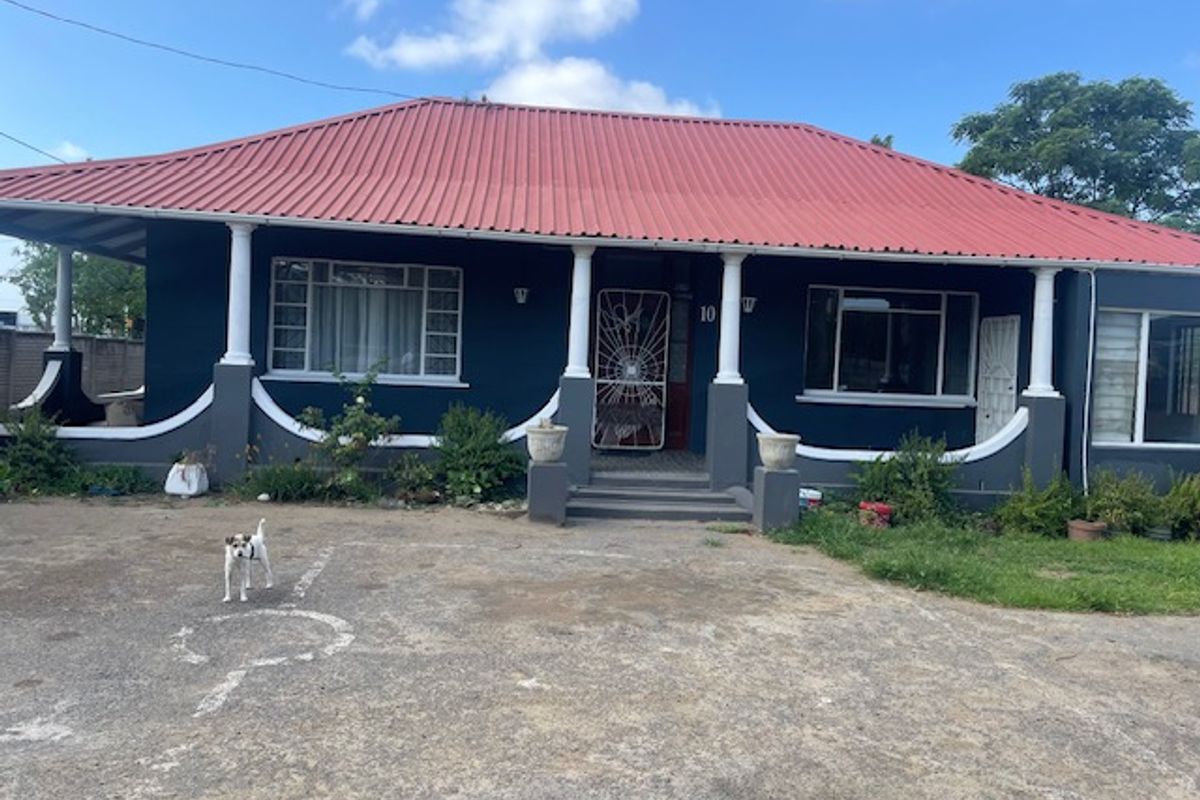 Character-Filled Farmhouse style with Flatlet & Prime Corner Position – Cambridge - Photo 2