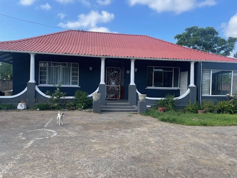 Character-Filled Farmhouse style with Flatlet & Prime Corner Position – Cambridge - Photo 3