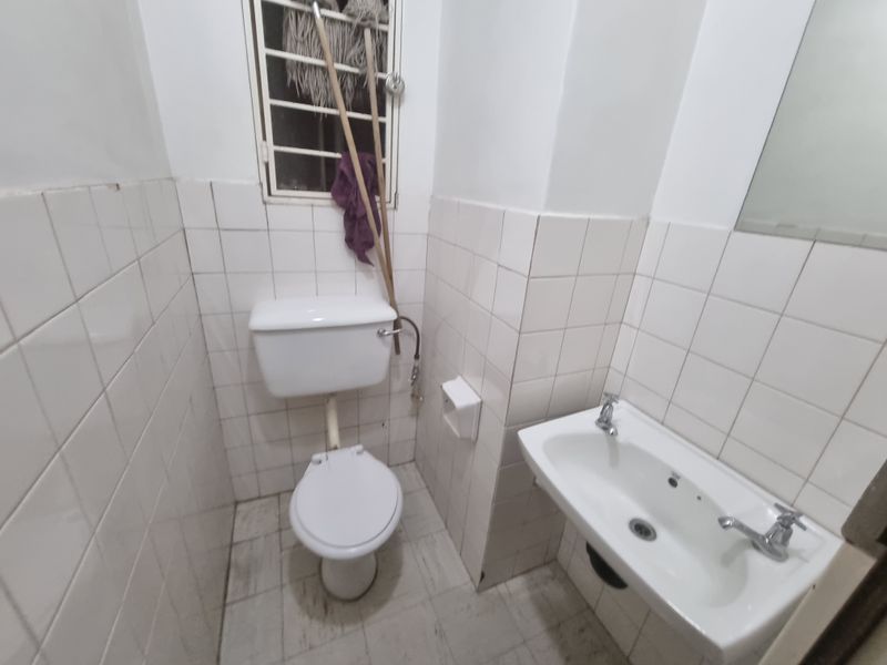 Stunning 3-bedroom flat —perfect for families and investors alike! - Photo 9