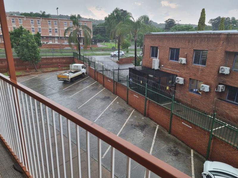 Stunning 3-bedroom flat —perfect for families and investors alike! - Photo 2