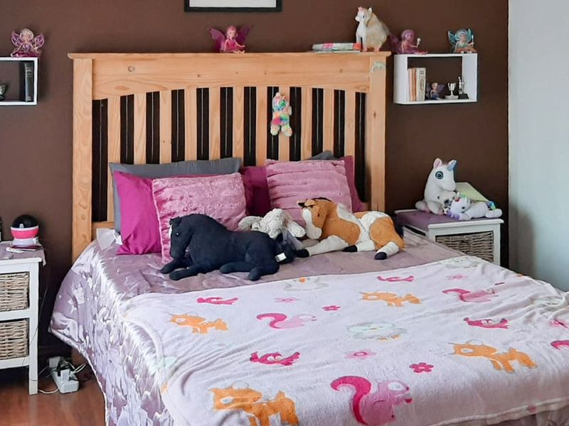 Stylish Secure Townhouse With Private Garden - Photo 9