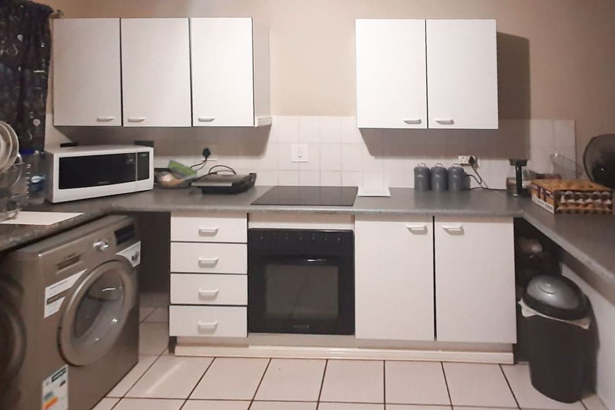Ground Floor Gem With Private Garden - Photo 2
