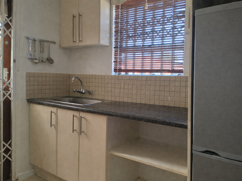 3 Bedroom, Low-Maintenance Family Oasis - Photo 5