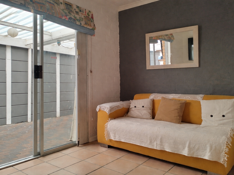 3 Bedroom, Low-Maintenance Family Oasis - Photo 9