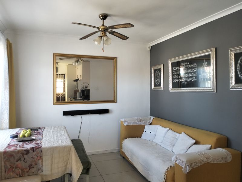 3 Bedroom, Low-Maintenance Family Oasis - Photo 3