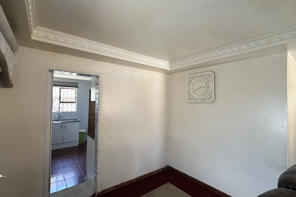 3 Bedroom, 2 Bathroom Home For Sale With Additional 2 Bedrooms, 1 Bathroom - Mbuqe, Mthatha - Photo 4