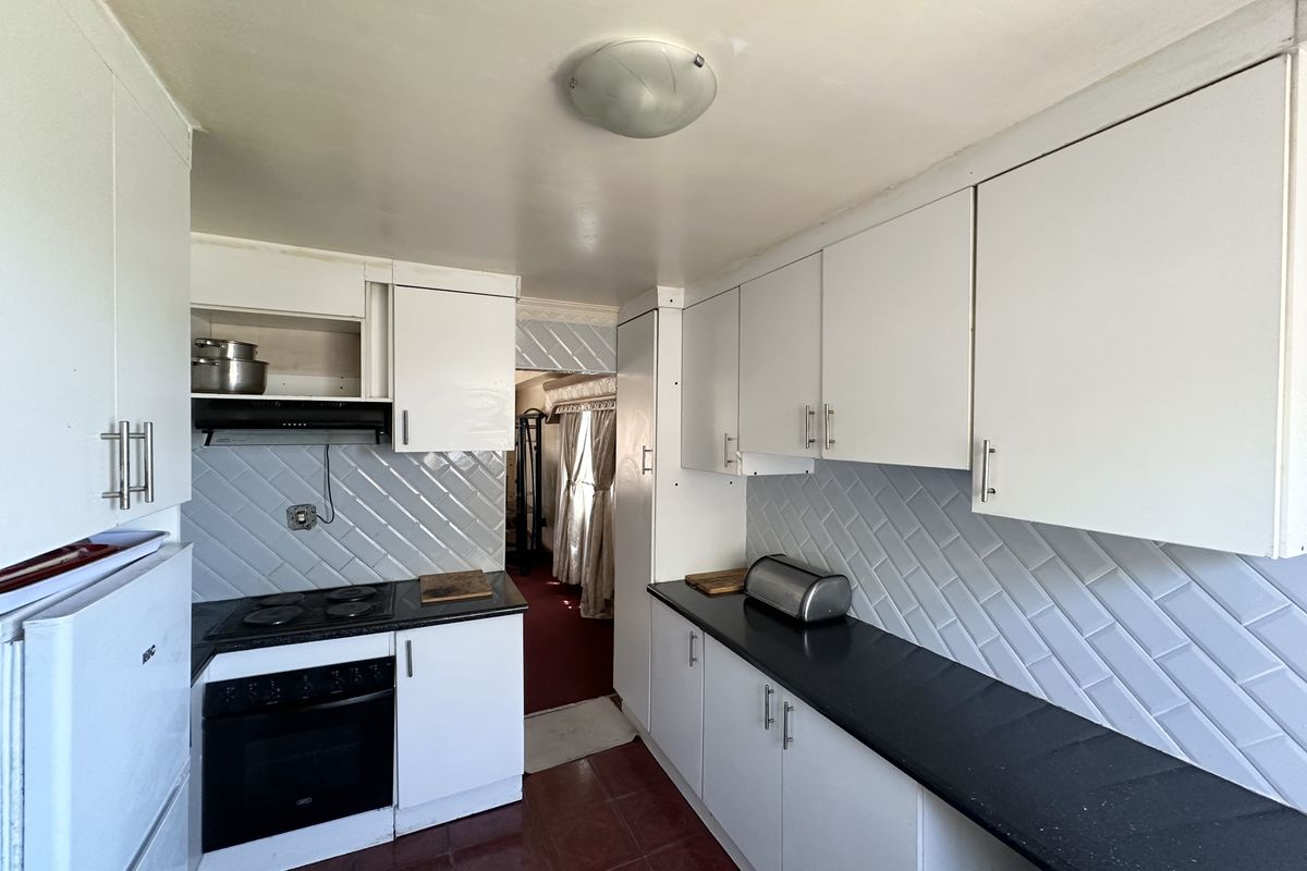3 Bedroom, 2 Bathroom Home For Sale With Additional 2 Bedrooms, 1 Bathroom - Mbuqe, Mthatha - Photo 5