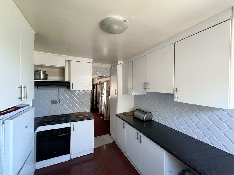 3 Bedroom, 2 Bathroom Home For Sale With Additional 2 Bedrooms, 1 Bathroom - Mbuqe, Mthatha - Photo 5
