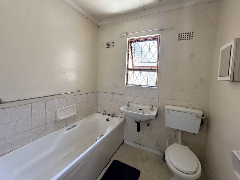 3 Bedroom, 2 Bathroom Home For Sale With Additional 2 Bedrooms, 1 Bathroom - Mbuqe, Mthatha - Photo 10
