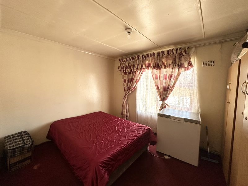 3 Bedroom, 2 Bathroom Home For Sale With Additional 2 Bedrooms, 1 Bathroom - Mbuqe, Mthatha - Photo 8