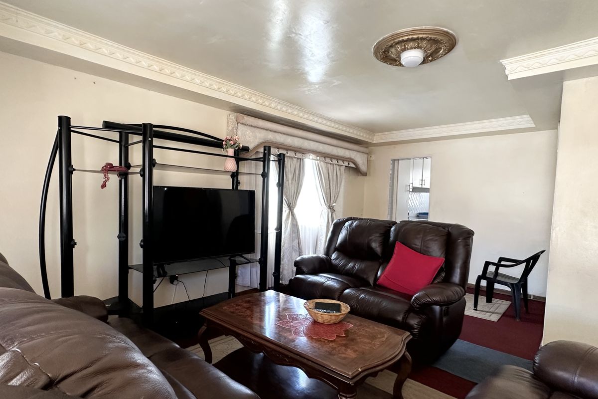 3 Bedroom, 2 Bathroom Home For Sale With Additional 2 Bedrooms, 1 Bathroom - Mbuqe, Mthatha - Photo 3