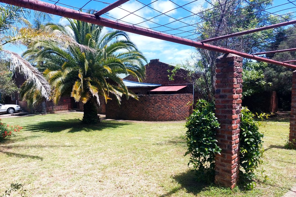 Excellent 6-Bedroom Property with Multiple Business Opportunities – Swartruggens - Photo 5