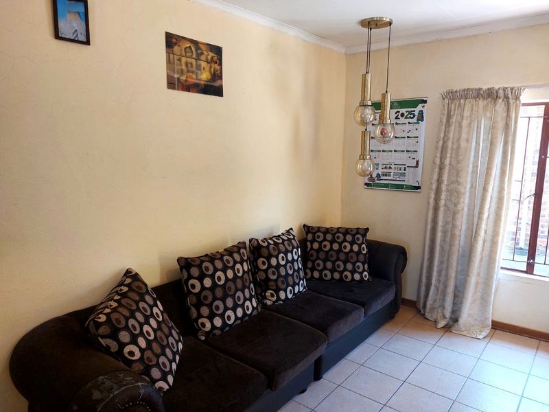 Excellent 6-Bedroom Property with Multiple Business Opportunities – Swartruggens - Photo 9