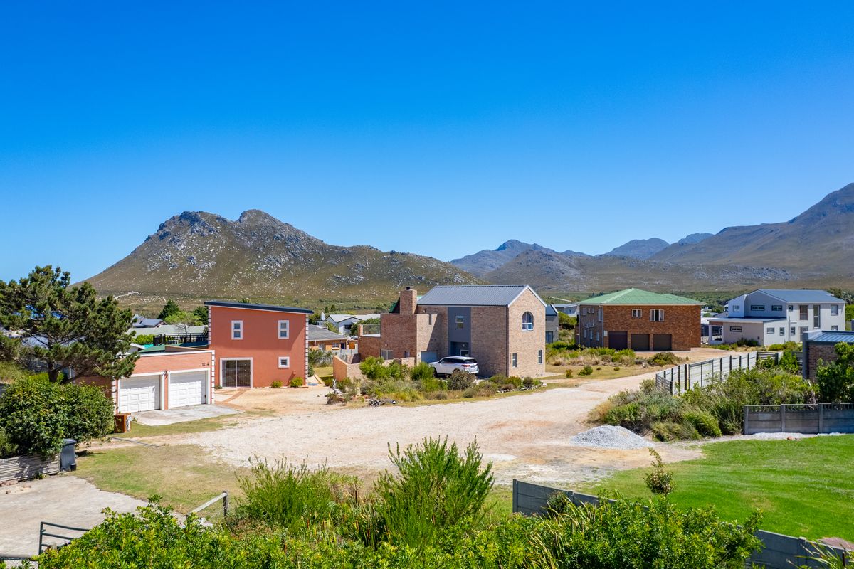 Vacant Land for Sale in Pringle Bay | Large Stand in Quiet Cul-de-Sac with Stunning Mountain Views - Photo 2
