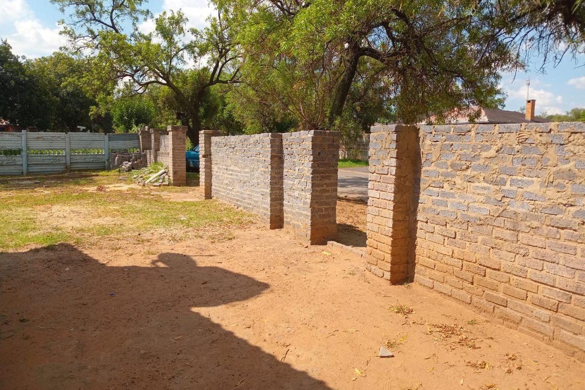 Investment Opportunity with Huge Potential – Dual Living Property - Photo 4