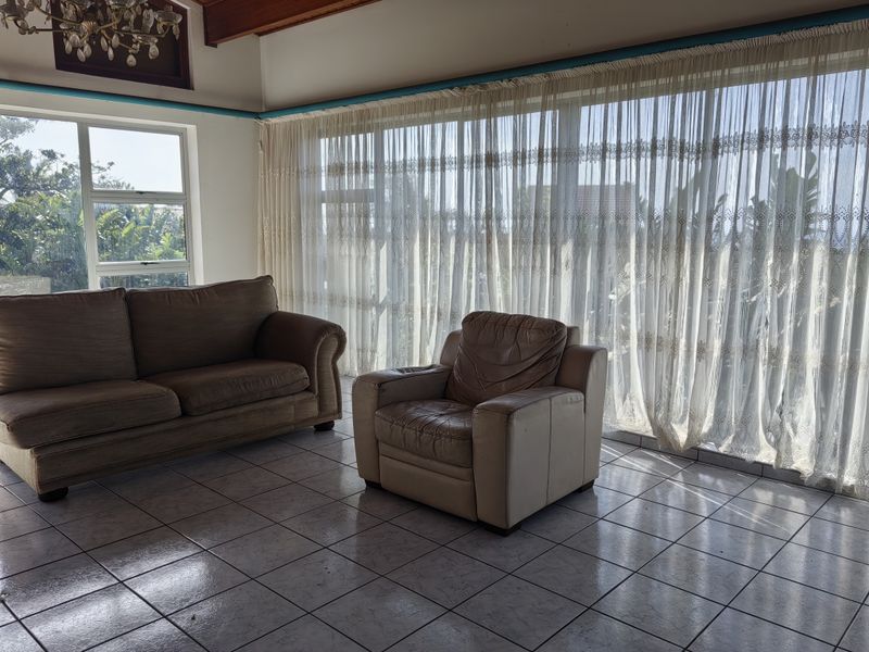 Spacious Family Home with Flatlet & Swimming Pool – Sunnyridge - Photo 4