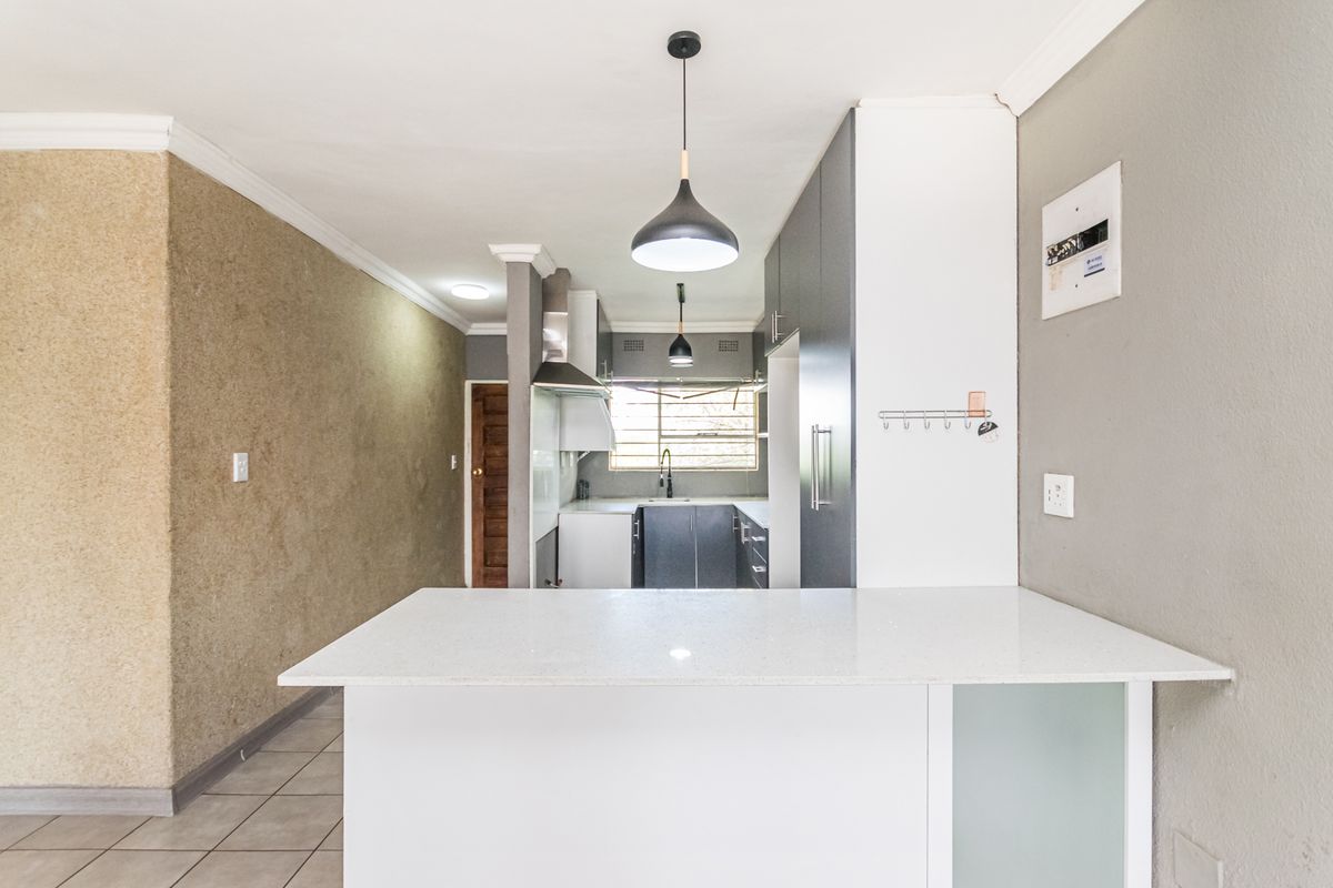Modern 2-Bedroom Unit with Scenic Views – Priced to Sell - Photo 4
