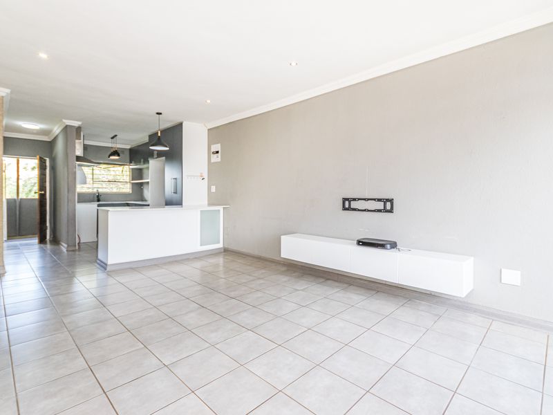 Modern 2-Bedroom Unit with Scenic Views – Priced to Sell - Photo 6