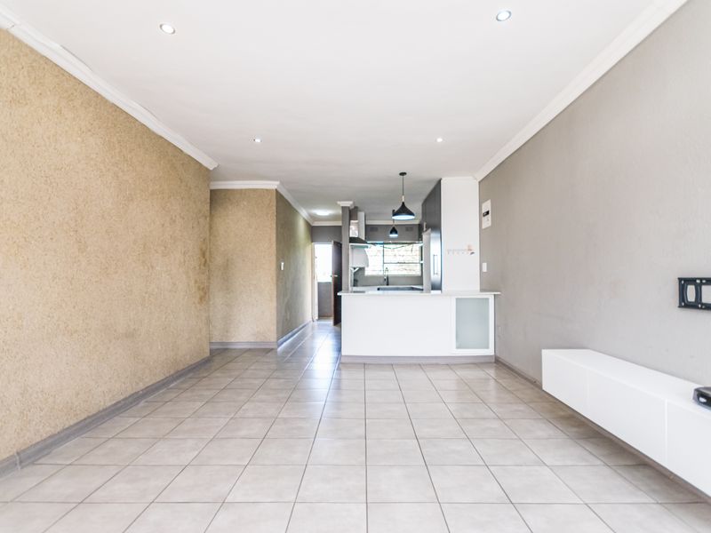 Modern 2-Bedroom Unit with Scenic Views – Priced to Sell - Photo 7
