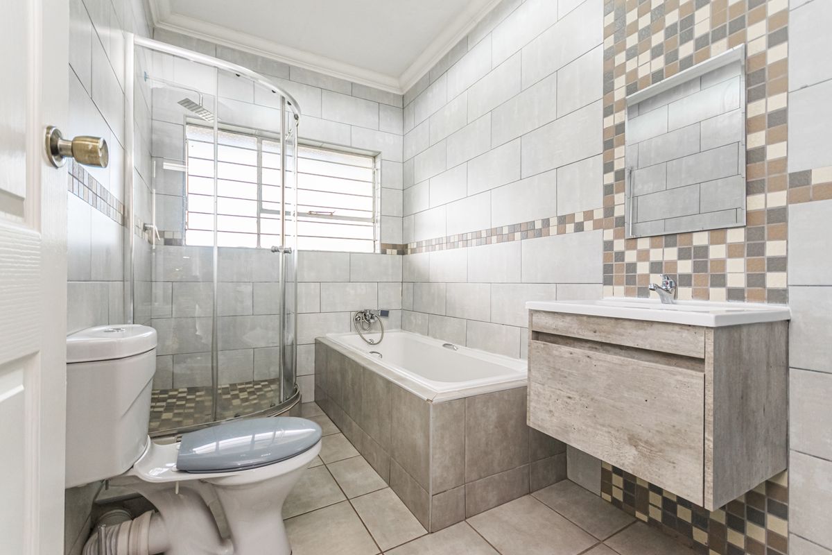 Modern 2-Bedroom Unit with Scenic Views – Priced to Sell - Photo 5