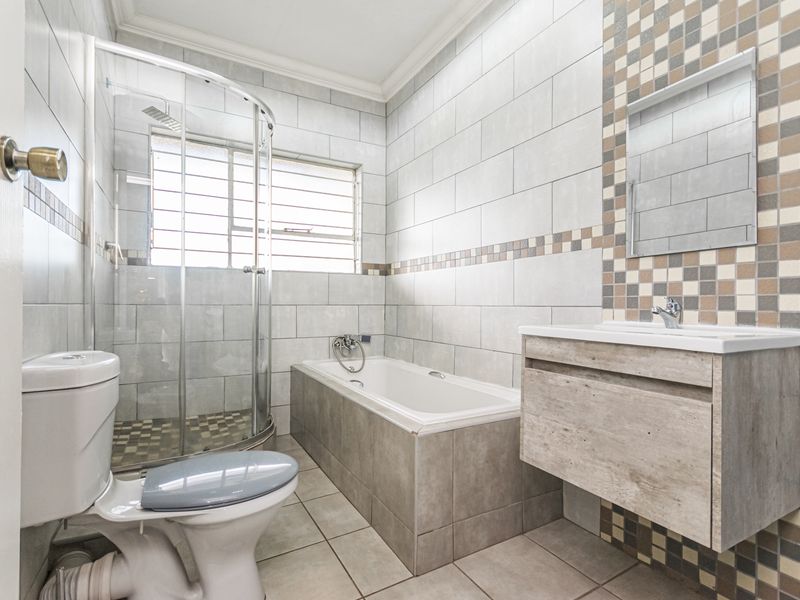 Modern 2-Bedroom Unit with Scenic Views – Priced to Sell - Photo 5