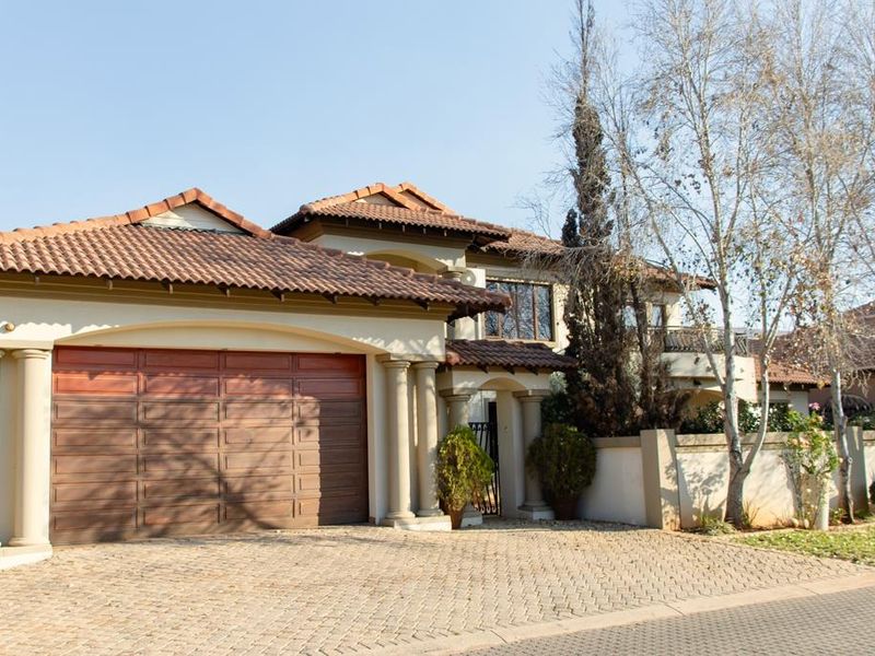 EXQUISITE !! DOUBLE STORY !! 4-BEDROOM HOUSE FOR SALE IN A GATED ESTATE IN MONTANA !! - Photo 6