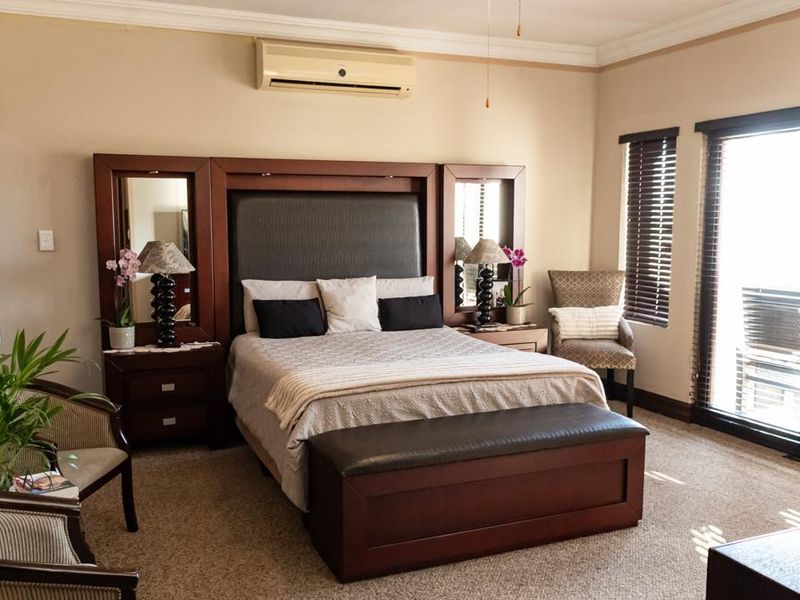 EXQUISITE !! DOUBLE STORY !! 4-BEDROOM HOUSE FOR SALE IN A GATED ESTATE IN MONTANA !! - Photo 4