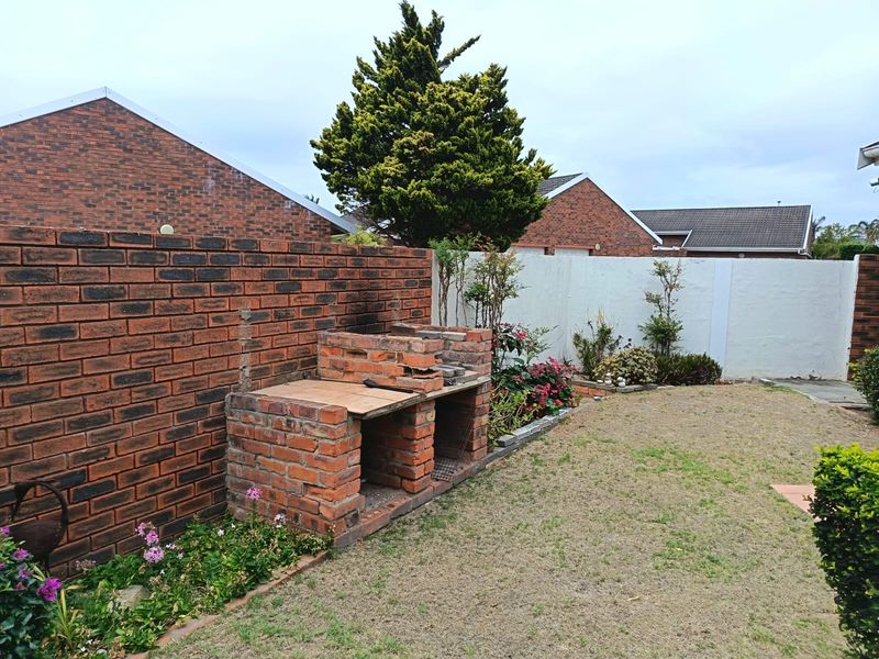 Summerstrand: Modern Coastal Living in Secure Summerstrand Villas - Photo 10