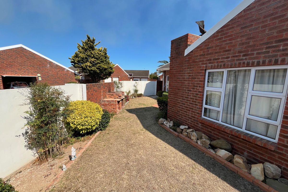 Summerstrand: Modern Coastal Living in Secure Summerstrand Villas - Photo 2