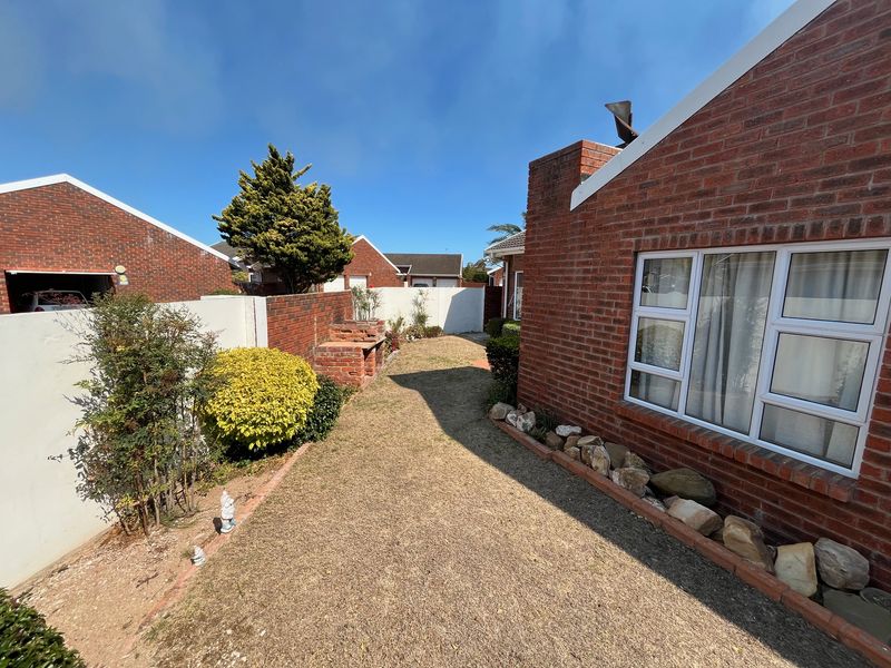 Summerstrand: Modern Coastal Living in Secure Summerstrand Villas - Photo 2