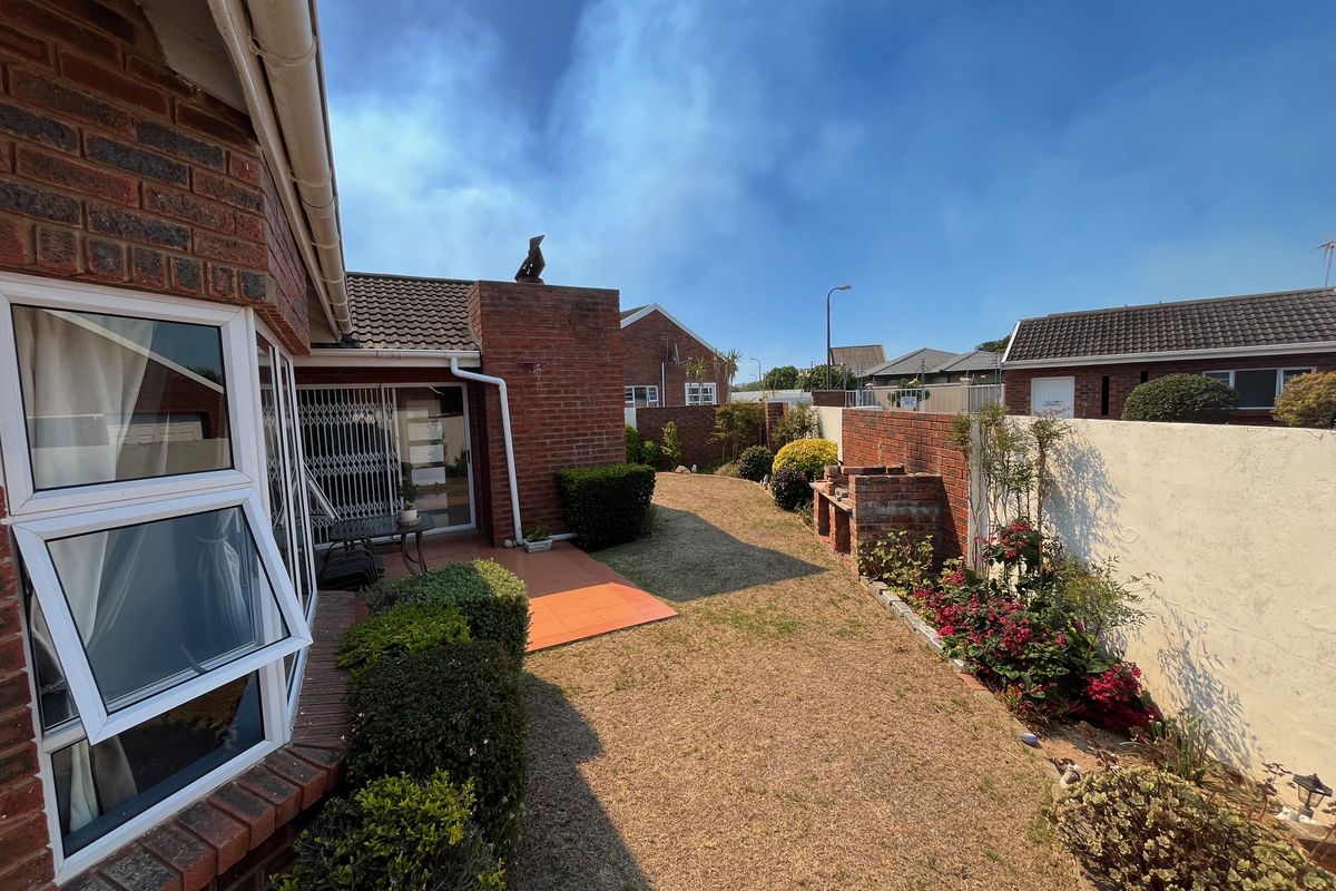 Summerstrand: Modern Coastal Living in Secure Summerstrand Villas - Photo 4