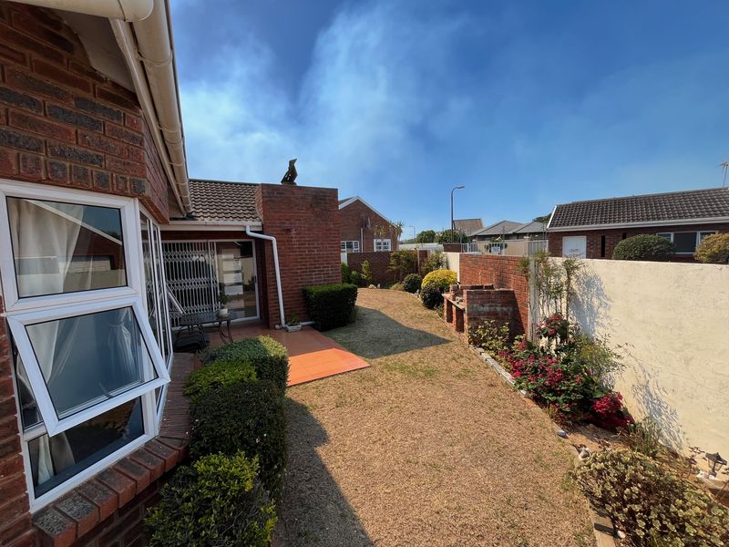 Summerstrand: Modern Coastal Living in Secure Summerstrand Villas - Photo 4