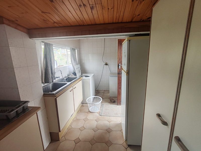 7 Bedroom Property in Despatch Central – Bussines  Opportunity!! - Photo 7