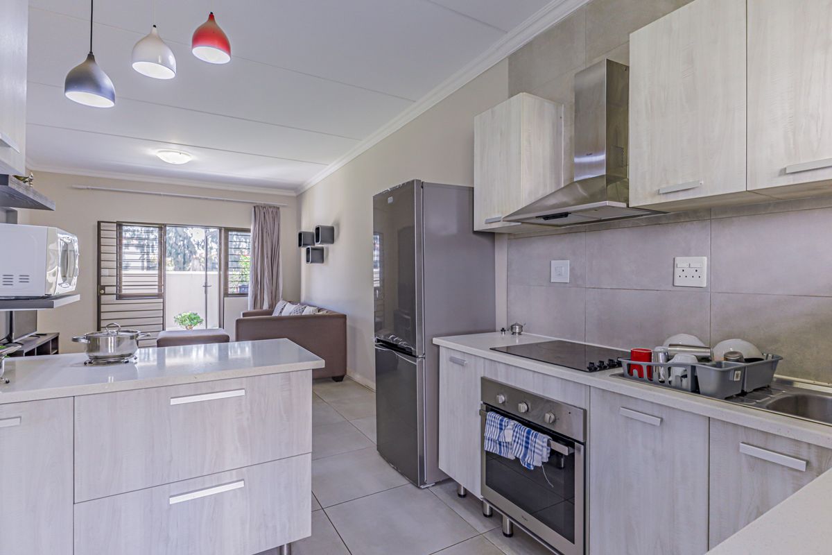 Serious seller, modern ground floor unit - Photo 5