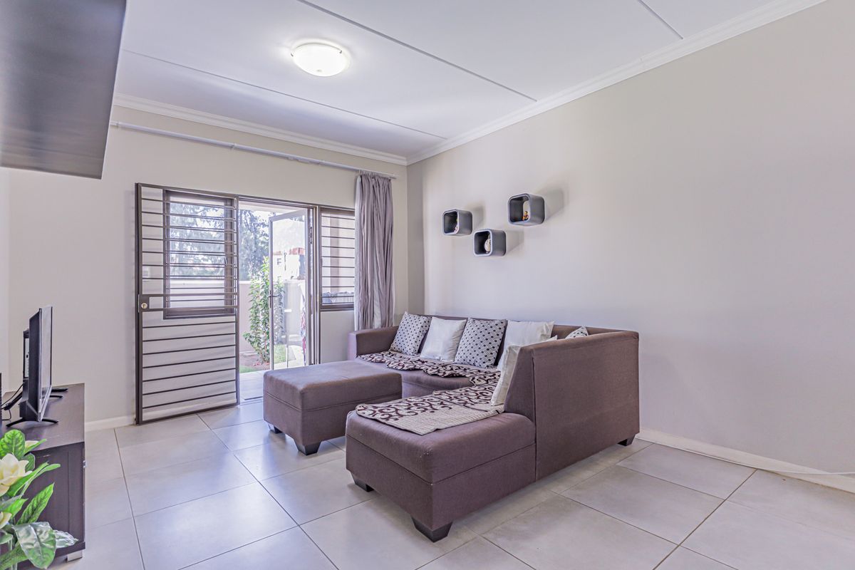 Serious seller, modern ground floor unit - Photo 2