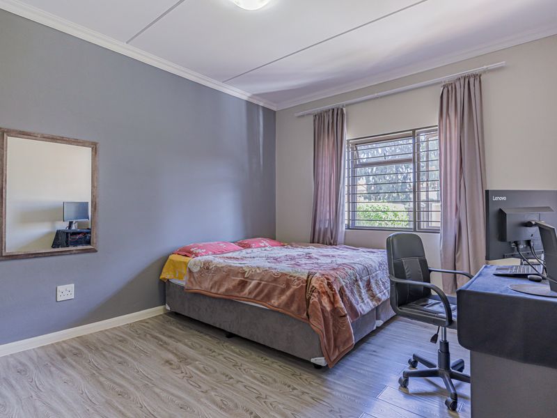 Serious seller, modern ground floor unit - Photo 8