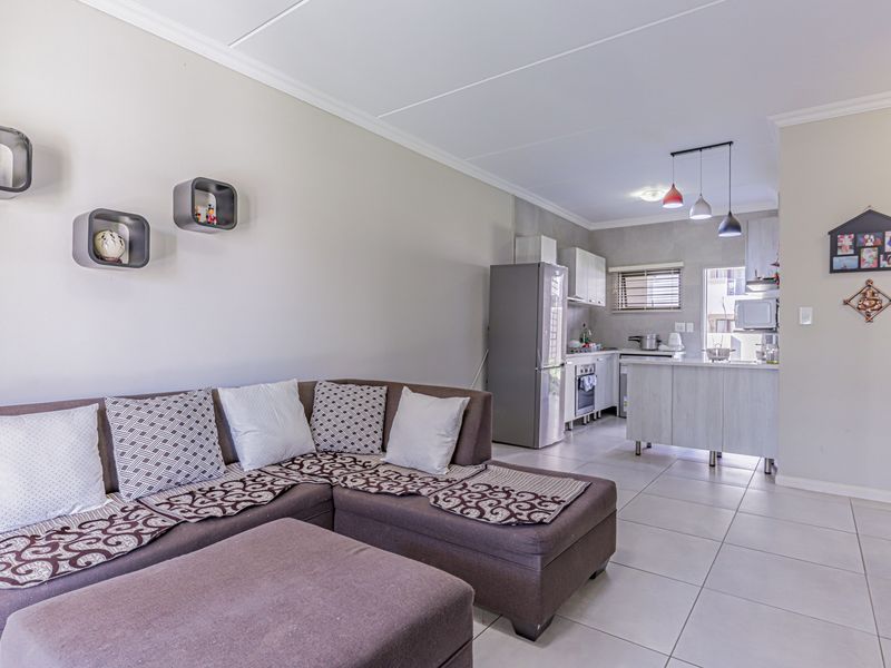 Serious seller, modern ground floor unit - Photo 4