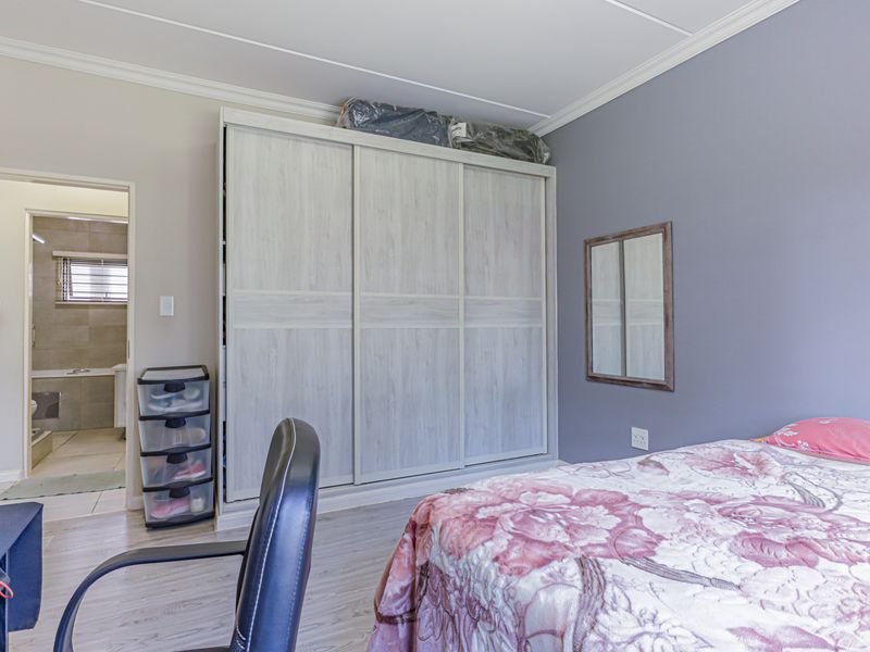 Serious seller, modern ground floor unit - Photo 9