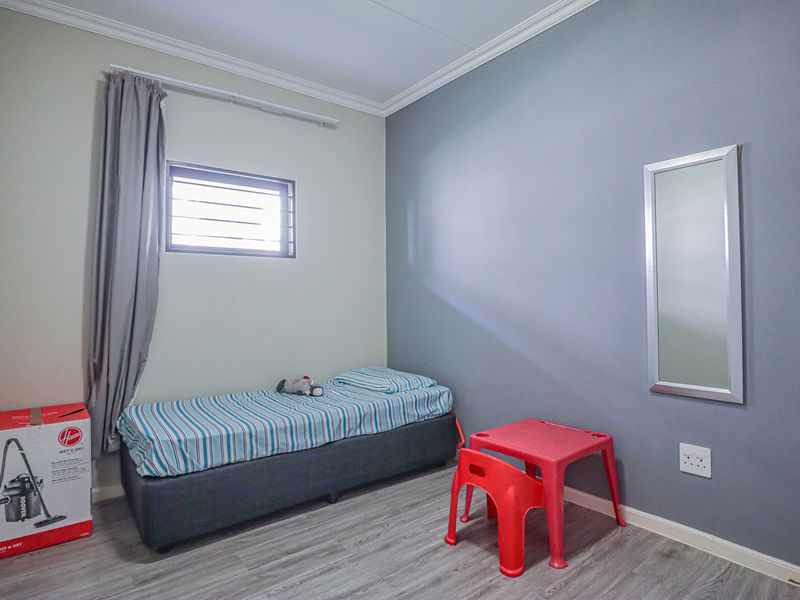 Serious seller, modern ground floor unit - Photo 10