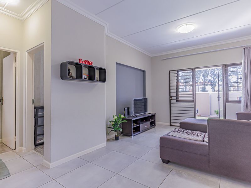 Serious seller, modern ground floor unit - Photo 3