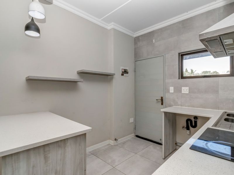 Neat garden unit, priced to sell! - Photo 5