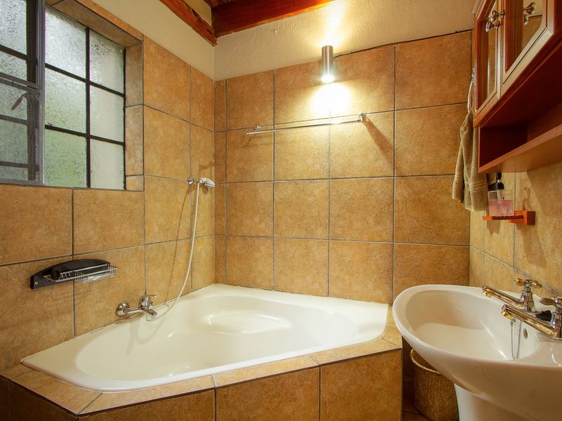 Beauty in the Bush - Photo 7