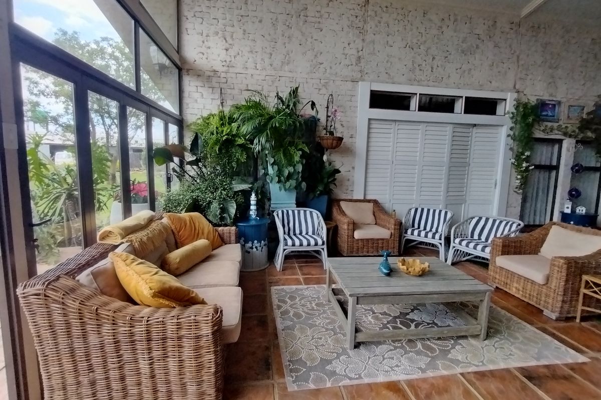 Stunning 5-bedroom house for sale in Mooinooi—perfect for families seeking space and tranquility! - Photo 4