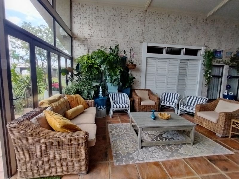 Stunning 5-bedroom house for sale in Mooinooi—perfect for families seeking space and tranquility! - Photo 4