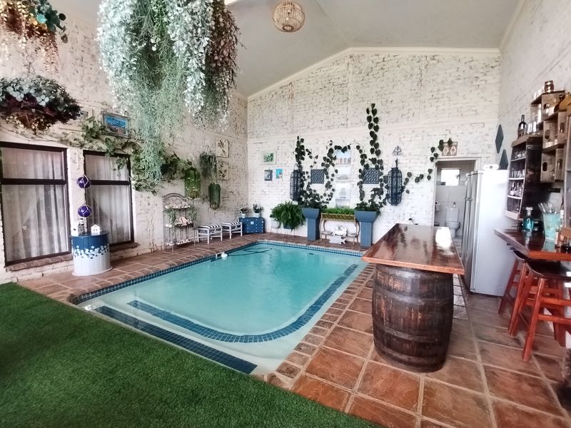 Stunning 5-bedroom house for sale in Mooinooi—perfect for families seeking space and tranquility! - Photo 5