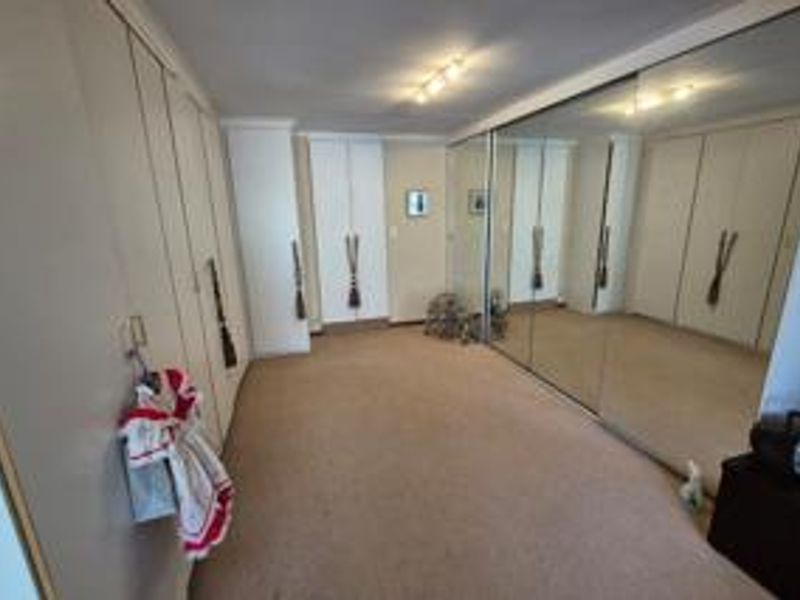 !!! GENEROUS 3-BEDROOM HOME IN A LUSH SETTING IN MONTANA PARK !!! - Photo 6