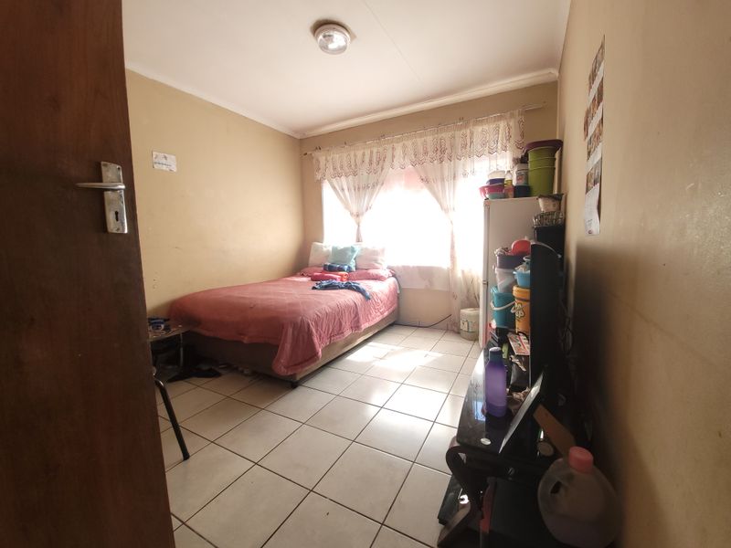 Income-Generating Sunnyside Flat - Quiet Complex - Photo 4