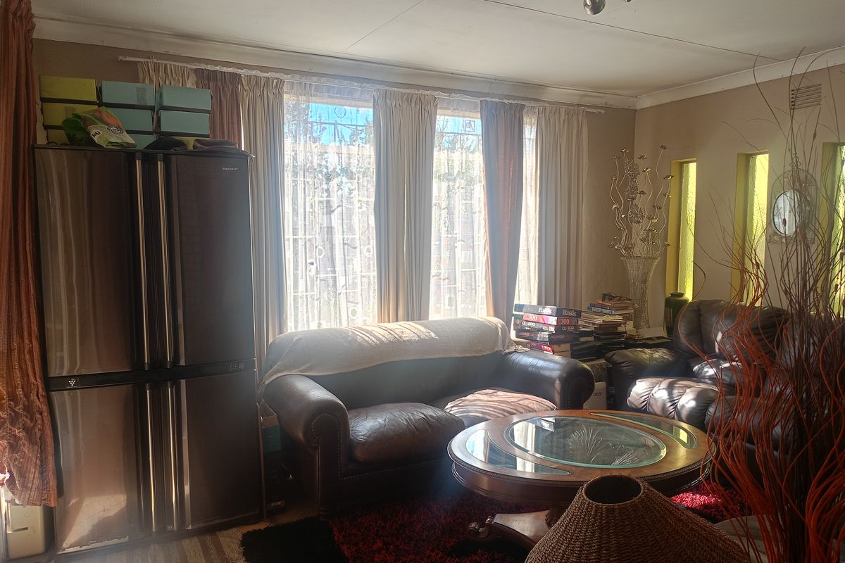 Freehold For Sale In Vereeniging - Photo 3