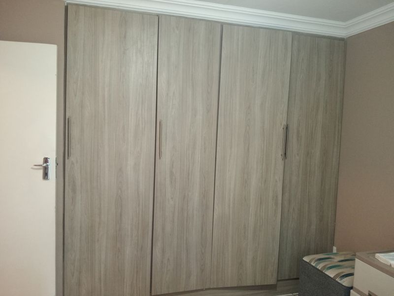 Perfectly maintained three-bedroom home - Photo 5